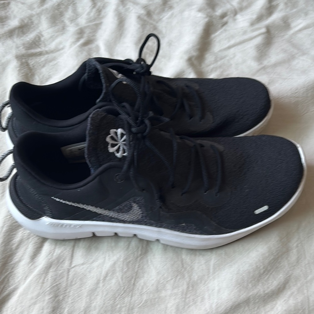 Nike Black and White Athletic Shoes US 10